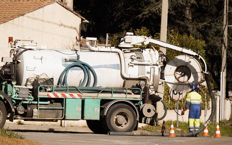 déboucher une canalisation d'eaux usées Fresnes